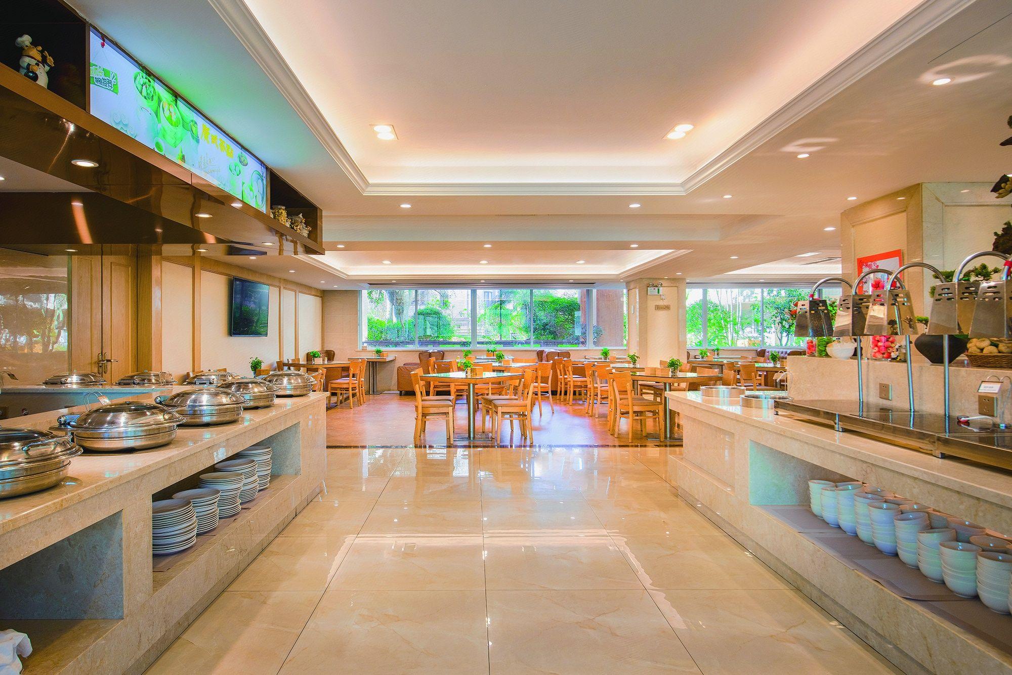 Venus International Hotel (Huizhou West Lake) 38/55