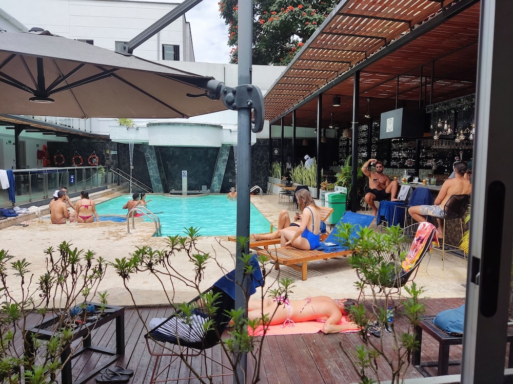 Medellin Vibes Hostel 61/70