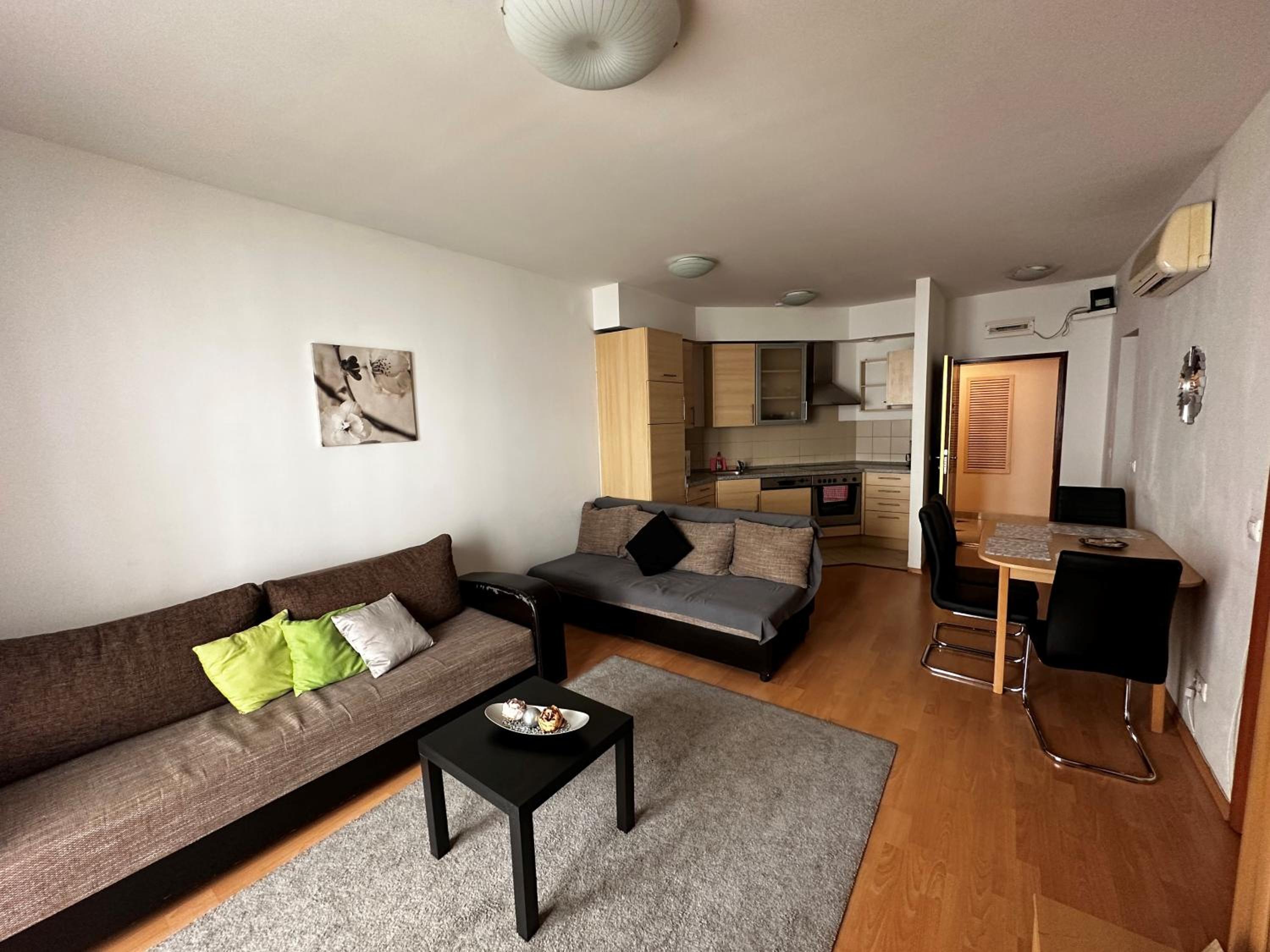 King Apartments 26/50