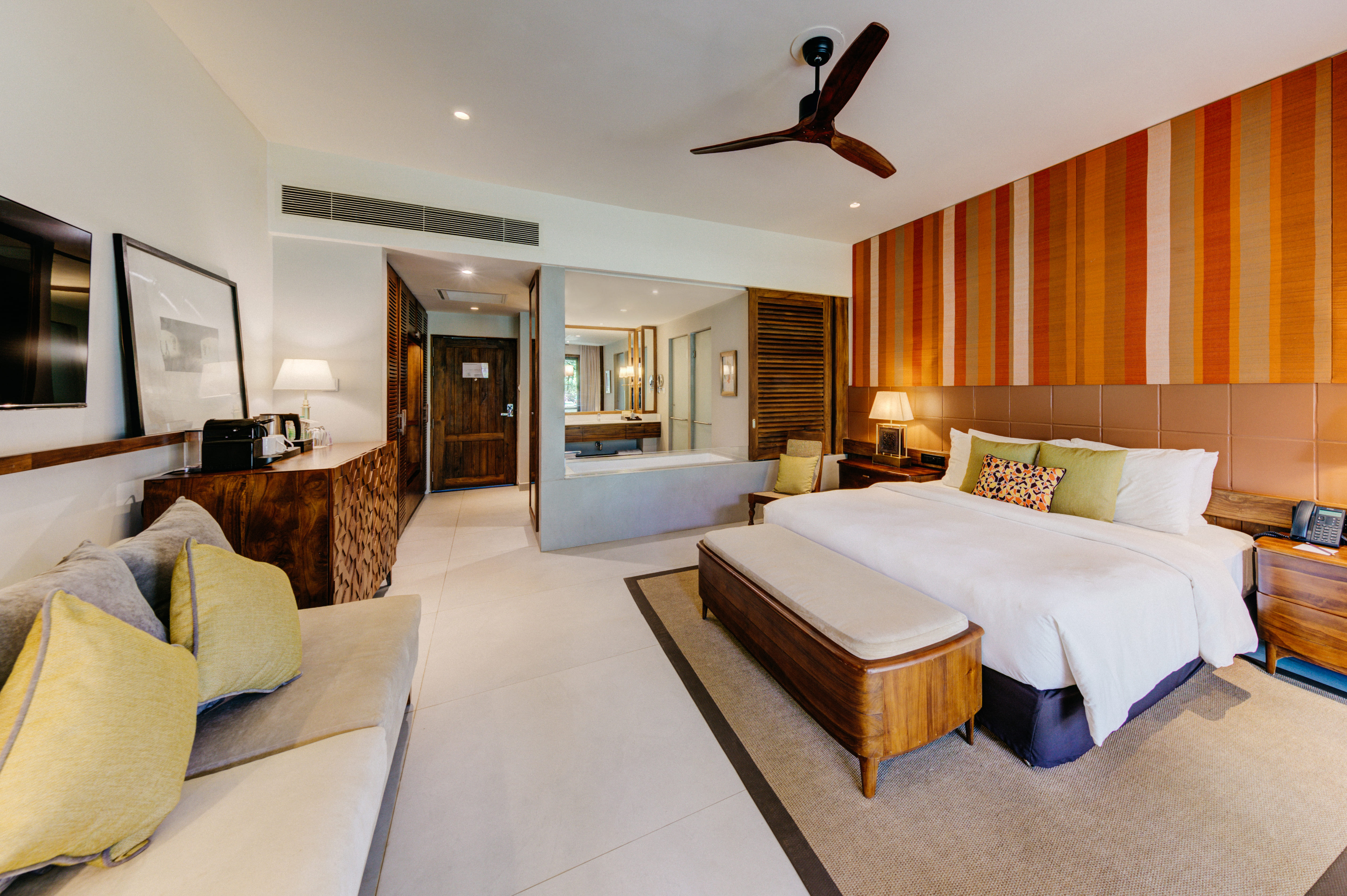 Garden, Luxury, Single, King Bed, Sea Front, Terrace