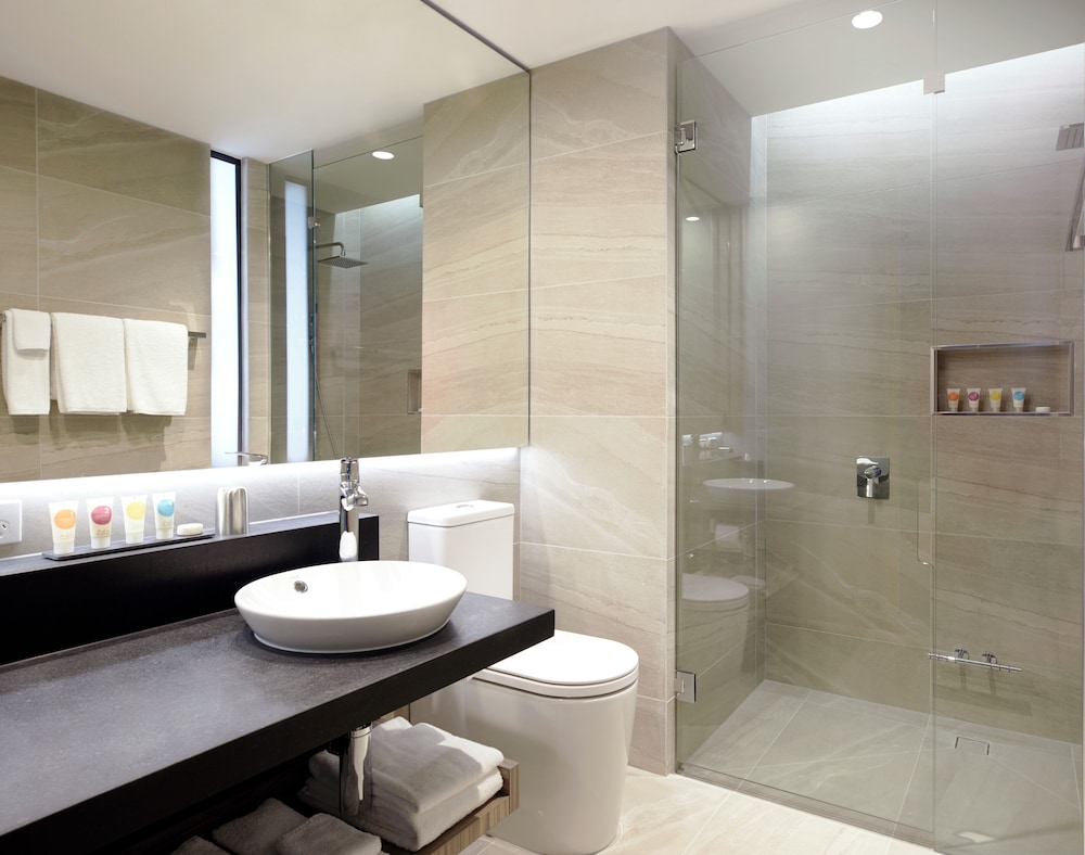 Hyatt Place Melbourne Essendon Fields 60/62