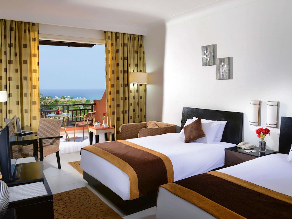 Movenpick Resort El Sokhna 22/77