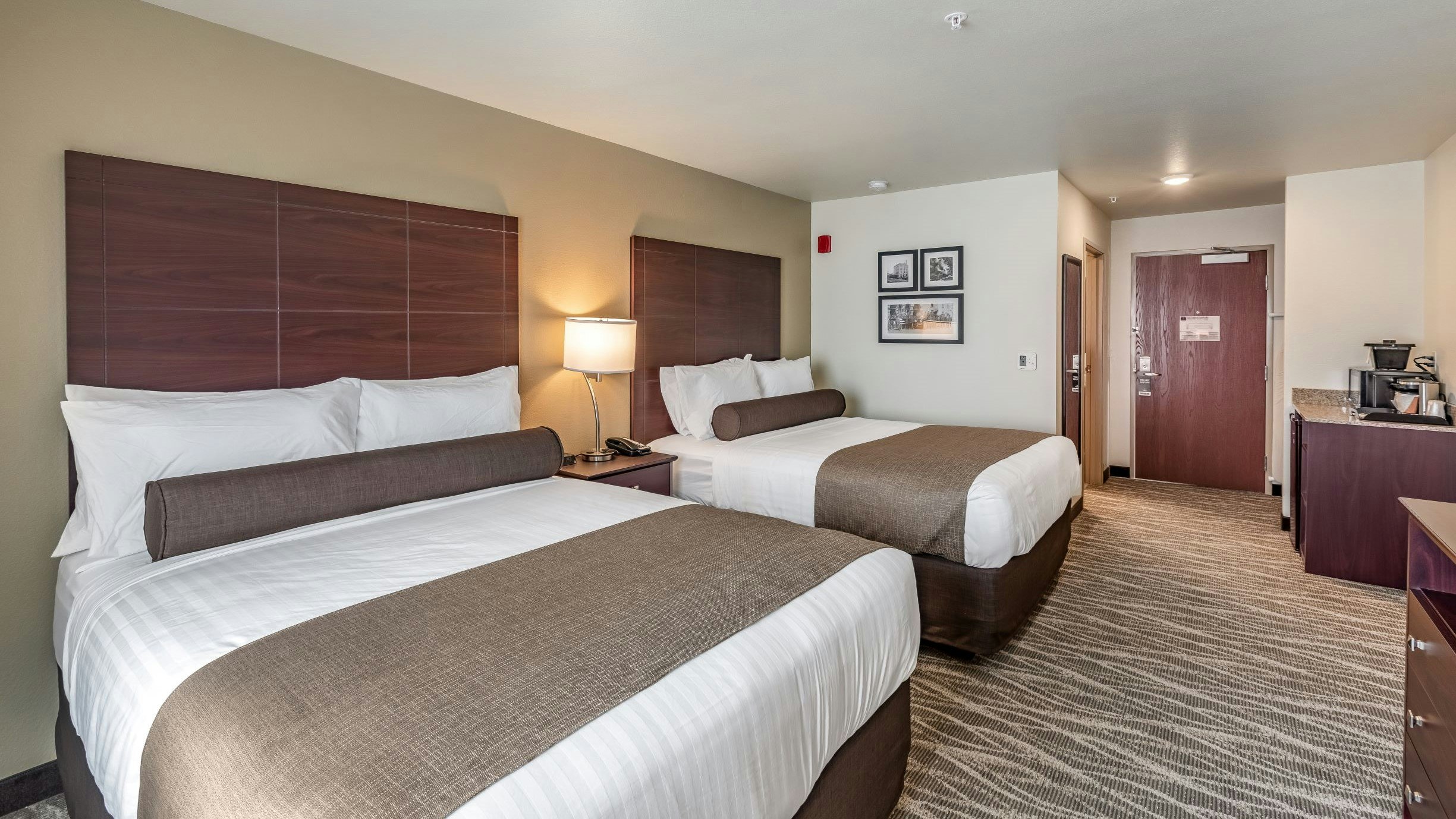 Cobblestone Hotel & Suites - Hartford 6/57