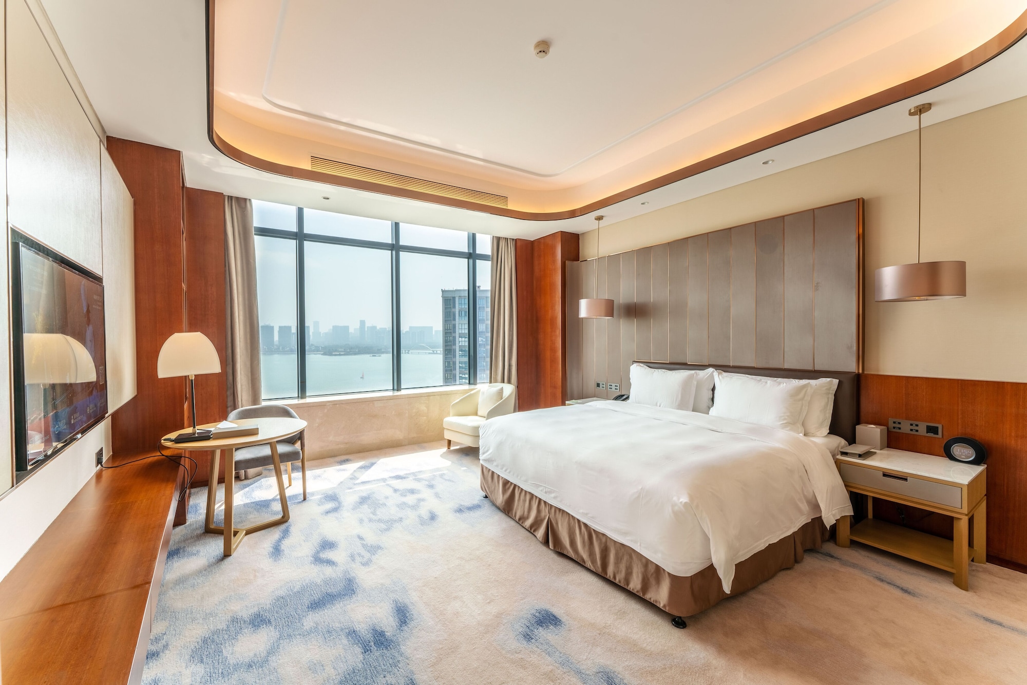 Suite, 2 King Beds, Bay View