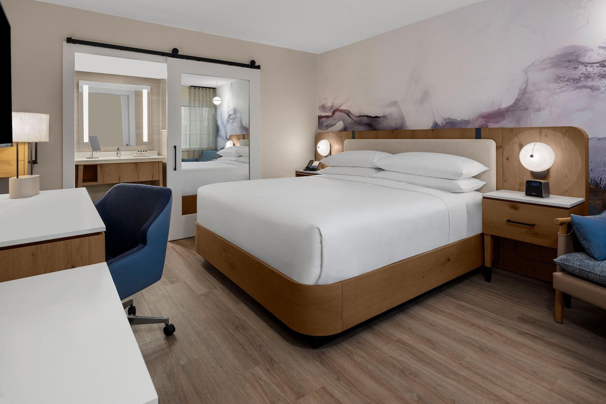Room, King Bed, High Floor, Accessible
