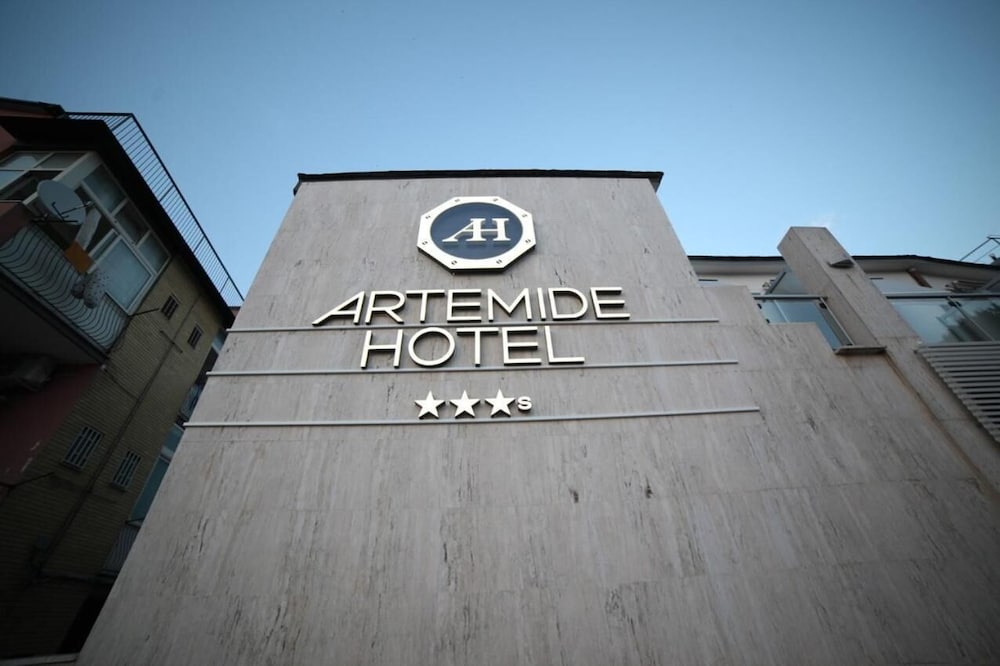 Hotel Artemide 1/36