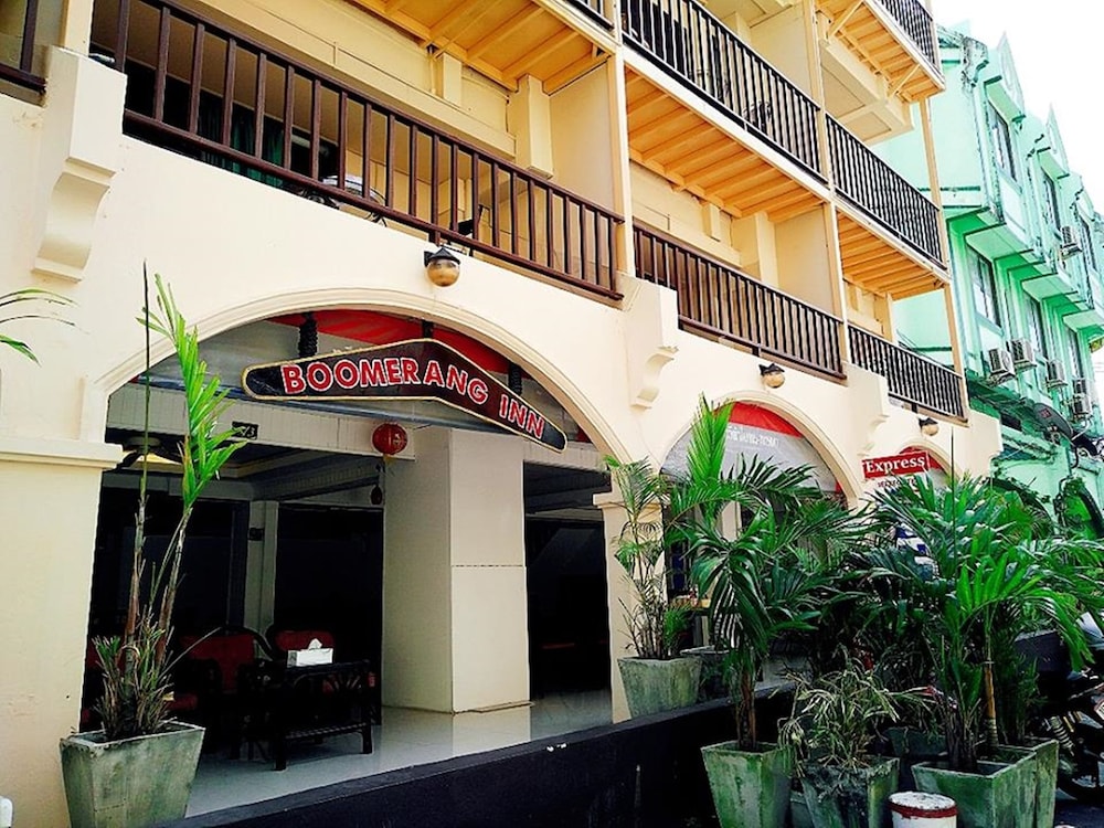Boomerang Inn 5/50