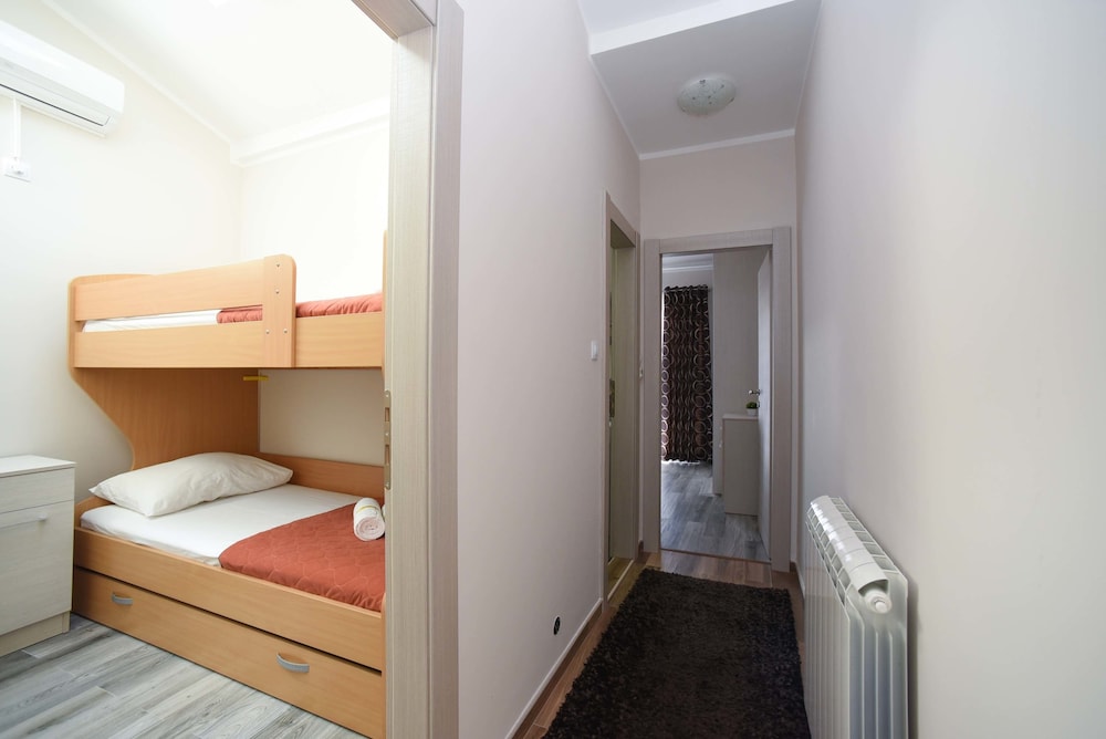 D D Apartments Tivat 17/18