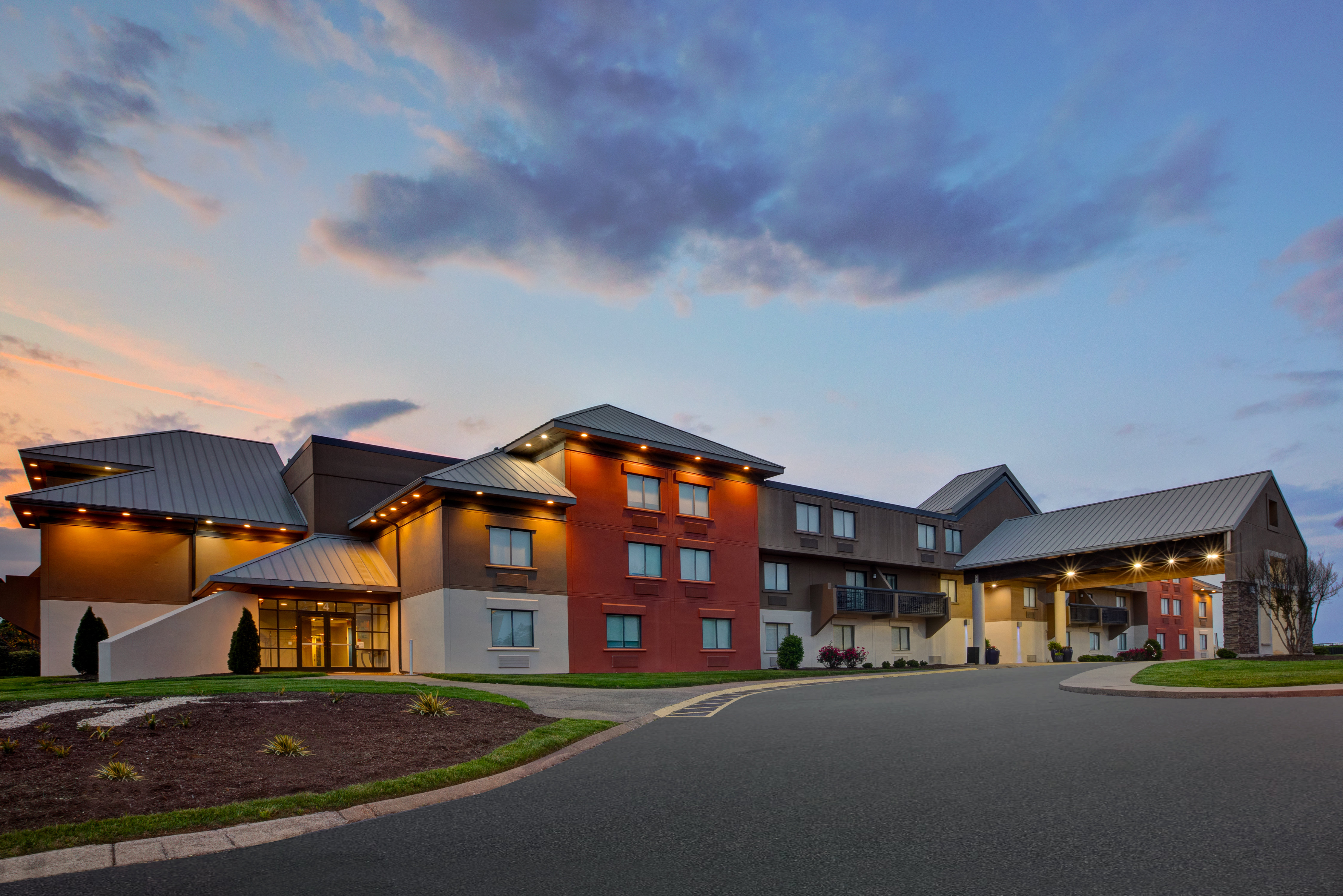 Holiday Inn Express Nashville Airport in NASHVILLE - TN