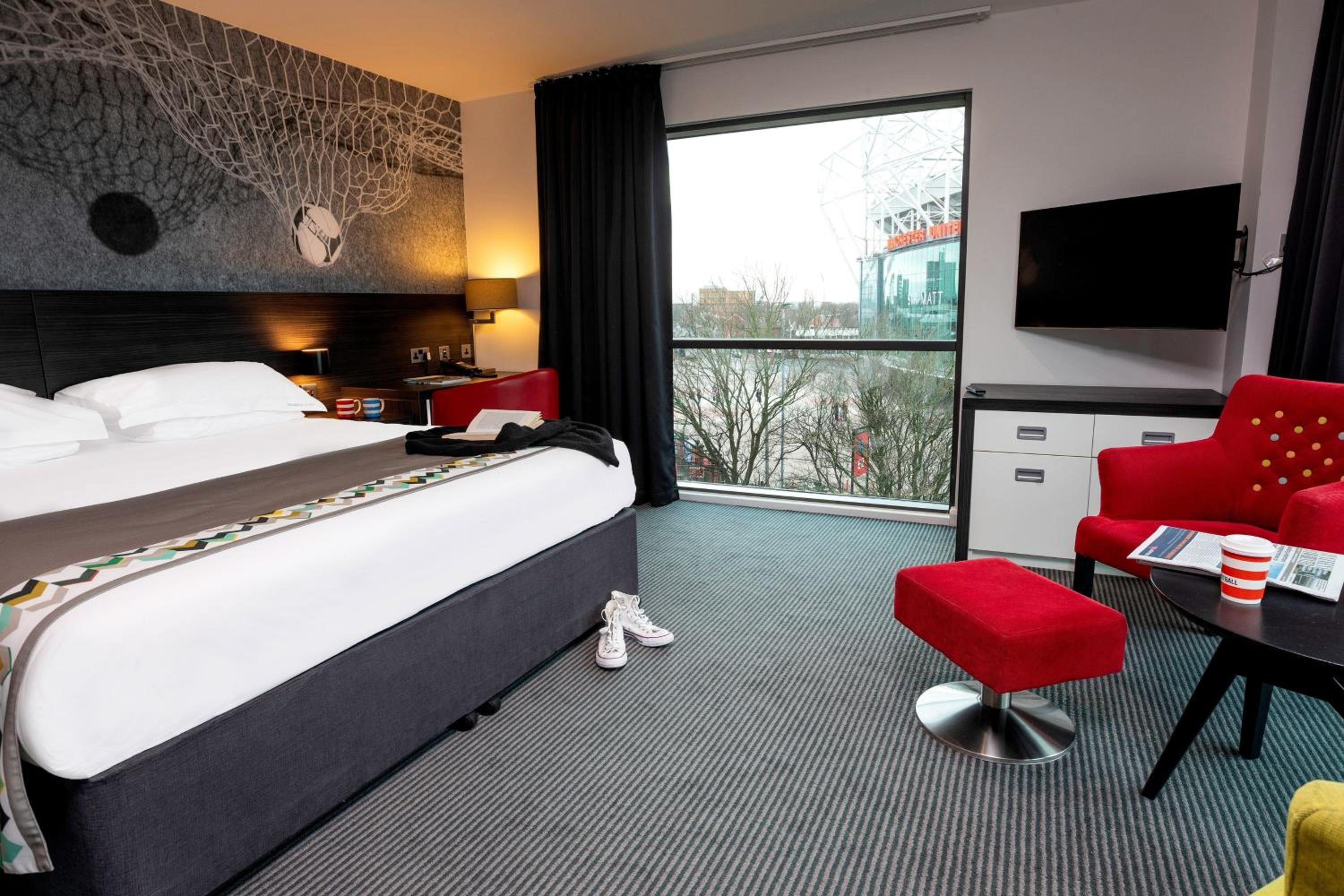 Deluxe, King Bed, Stadium View