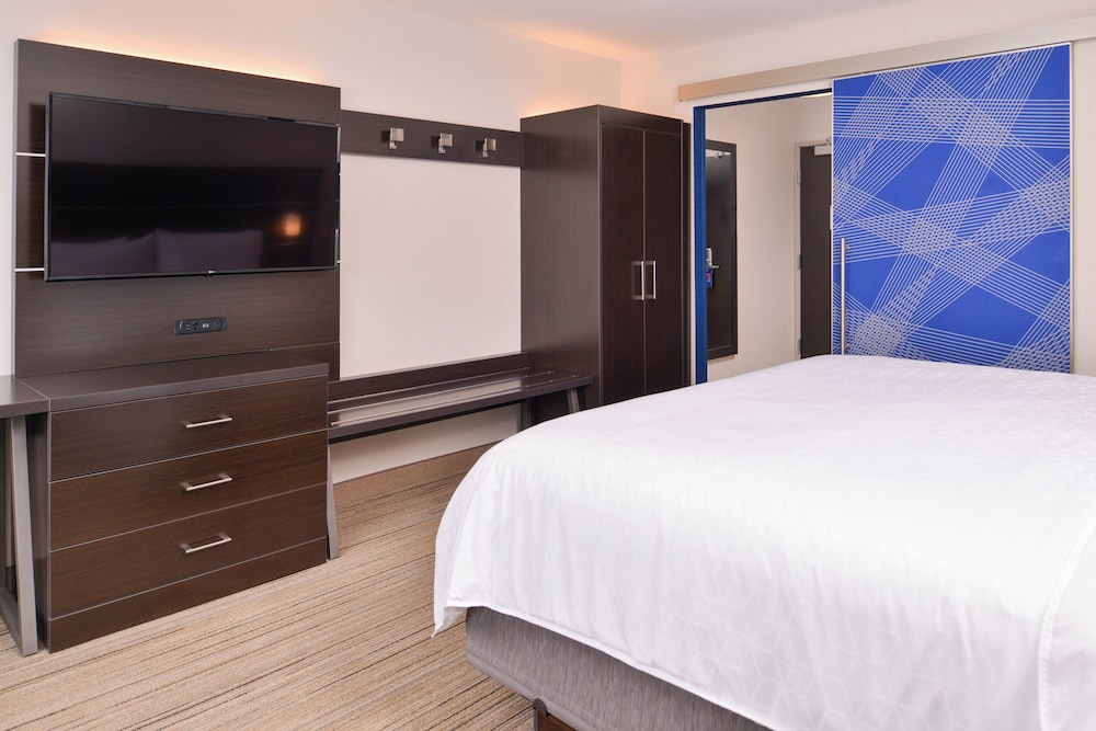 Standard, King Bed