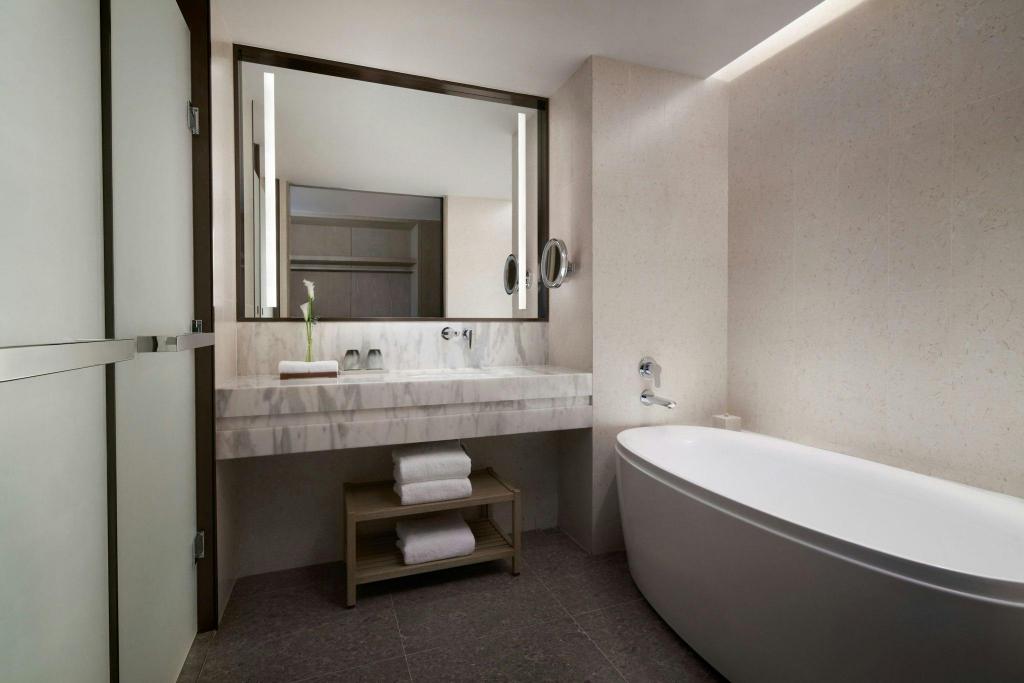 Kids Fun, Guest Room, 2 Double Beds، Marriott Yalong Bay 3/3