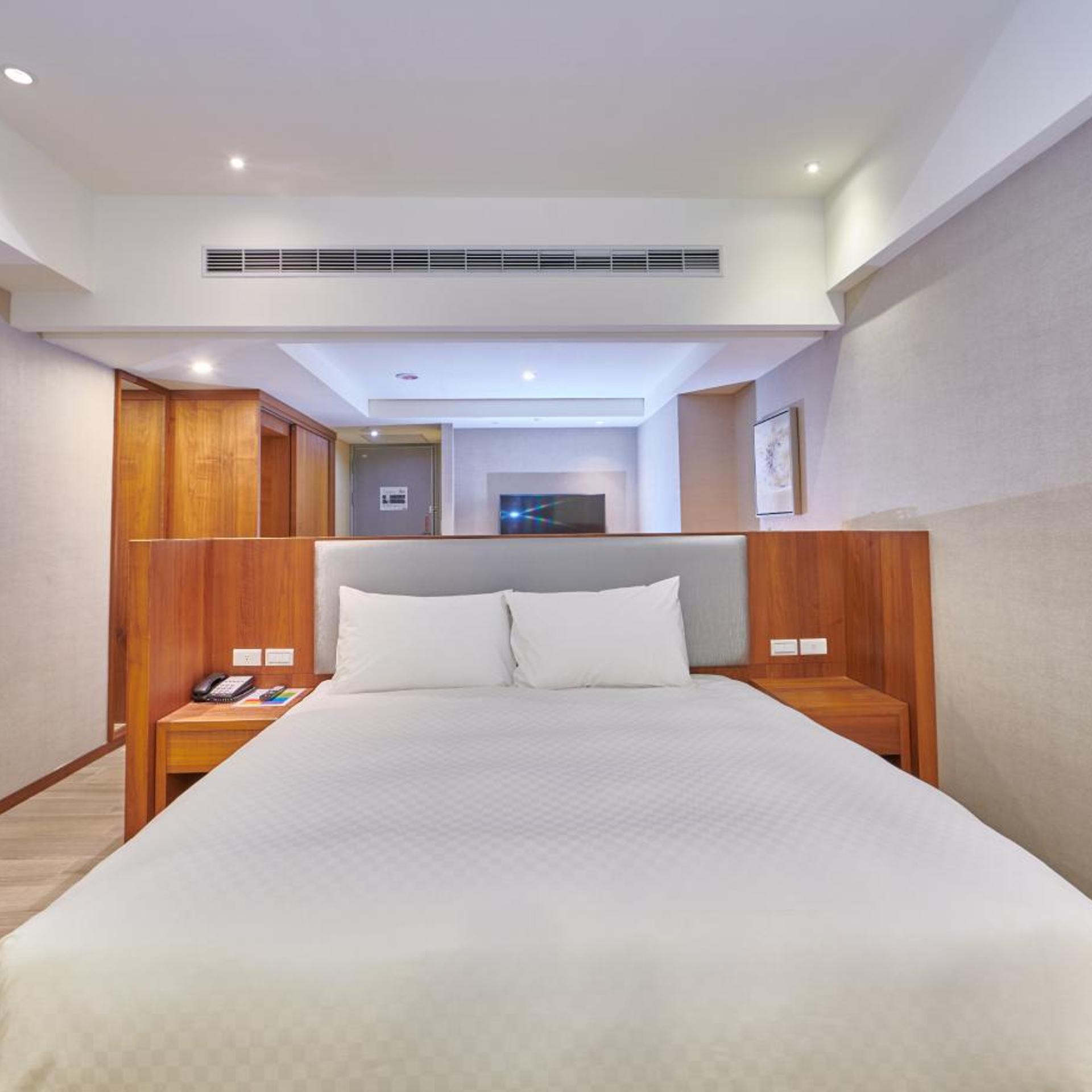 Honeymoon, Suite, Grand Bay Resort 5/7