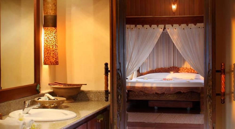 DEWANI, SUITE