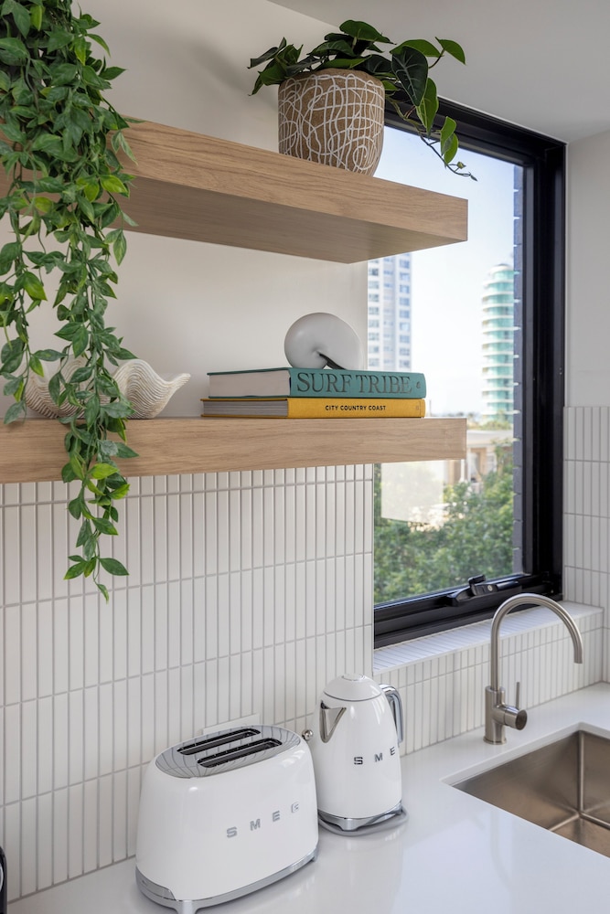 The Shores Surfers Paradise Apartments 11/50