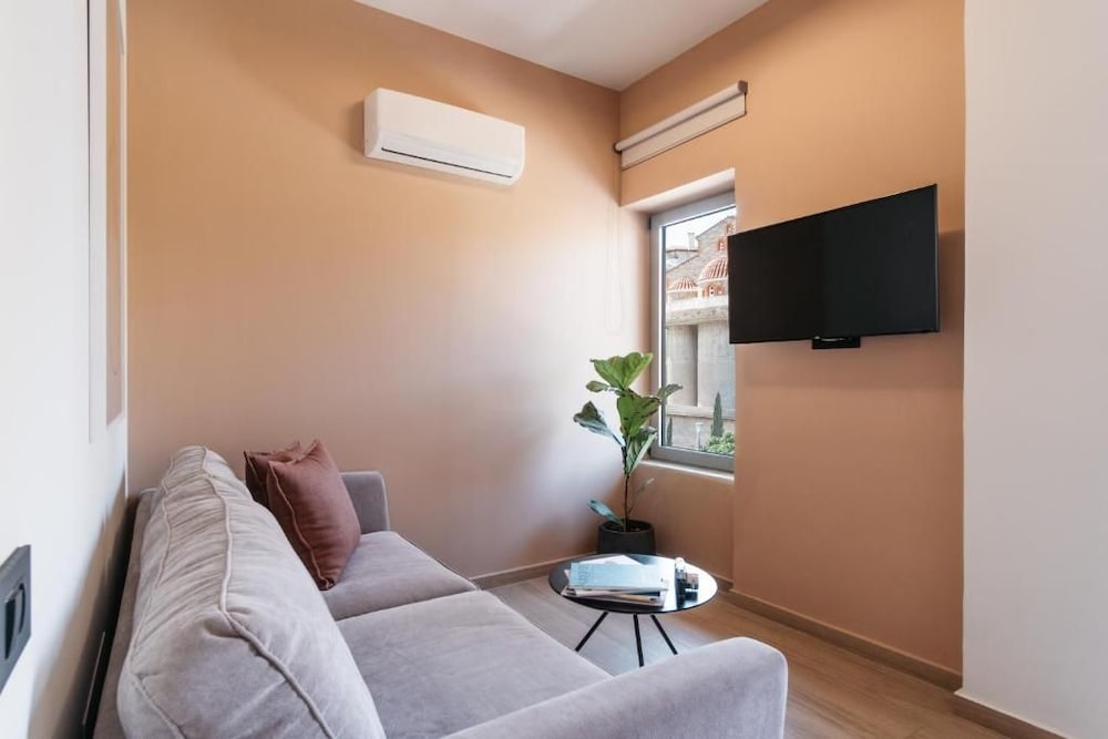 The City Hotel and Suites - Adults Only 46/61