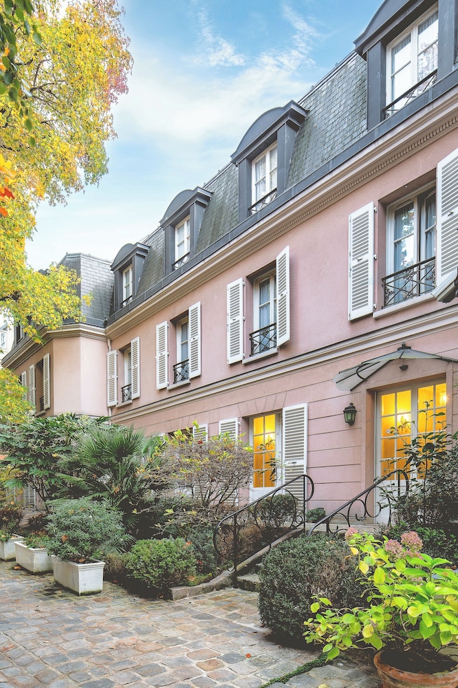 Hotel des Grandes Ecoles 6/49
