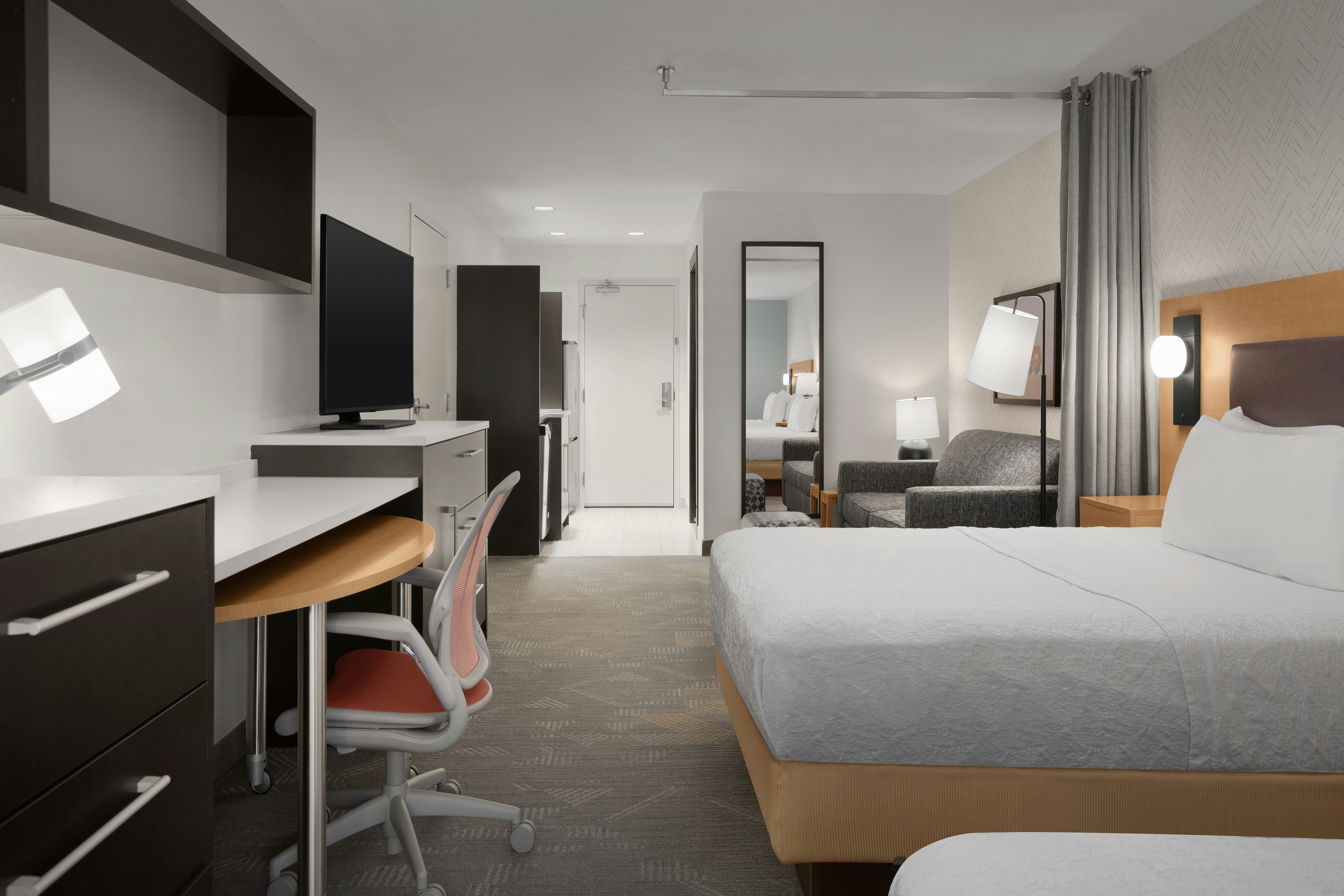 STUDIO, 2 QUEEN BEDS