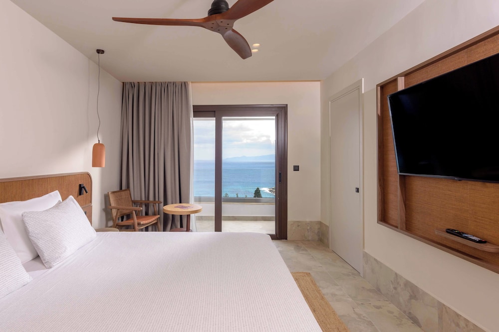 Innside, King Bed, Sea View