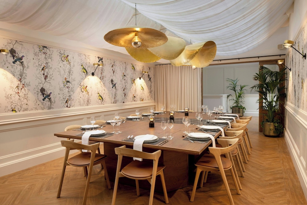 AC Hotel by Marriott Glasgow 32/50