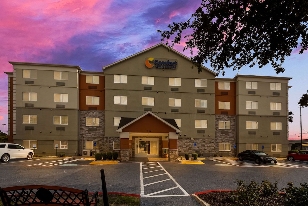 Comfort Inn & Suites Austin North Loop 4/46