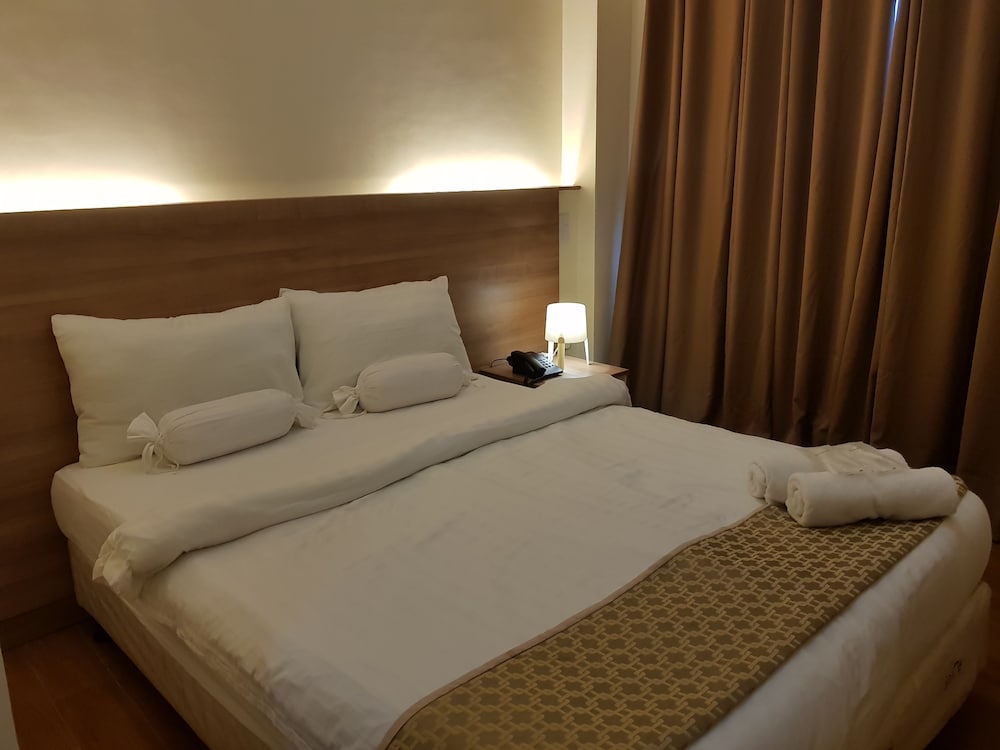 Sleep And Stay Hotel 5/17