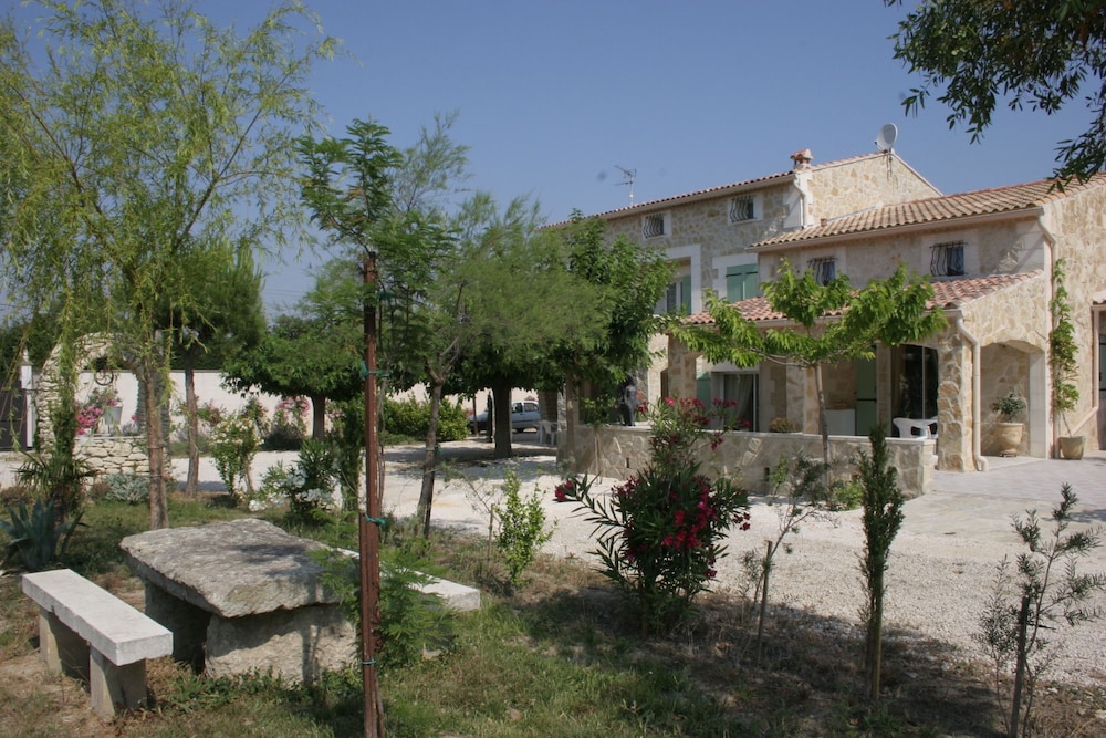 Locations Des Alpilles 44/50