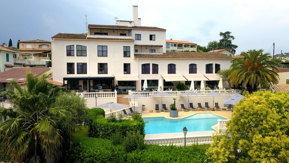 Hotel Perla Riviera 45/48