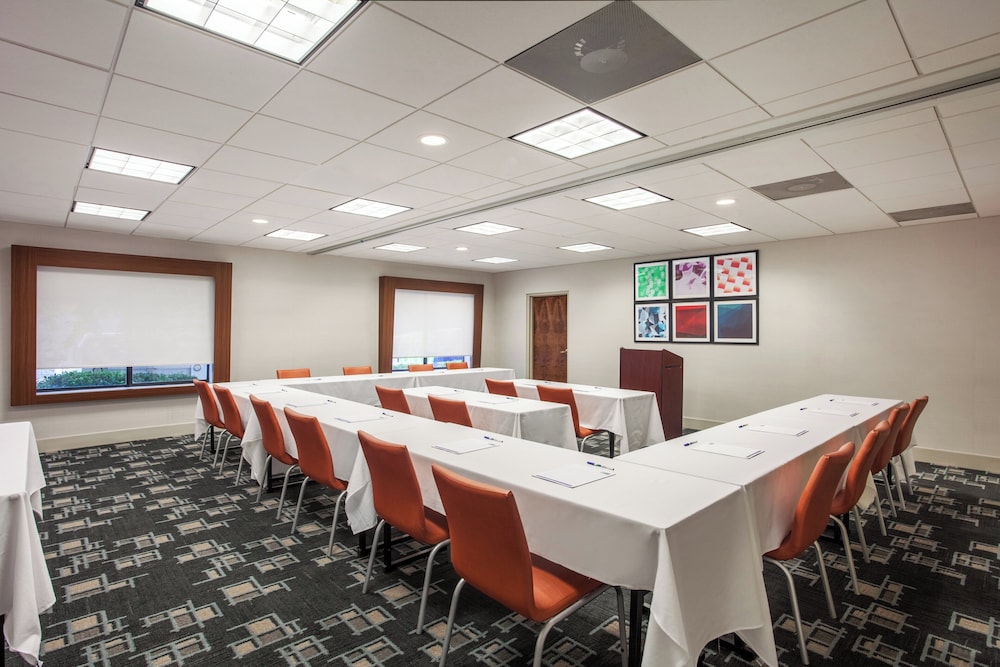 Holiday Inn Express Suites Augusta West Ft Gordon Area 64/69
