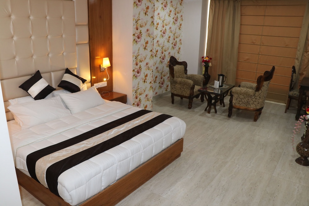 Royal Park Resorts 5/18