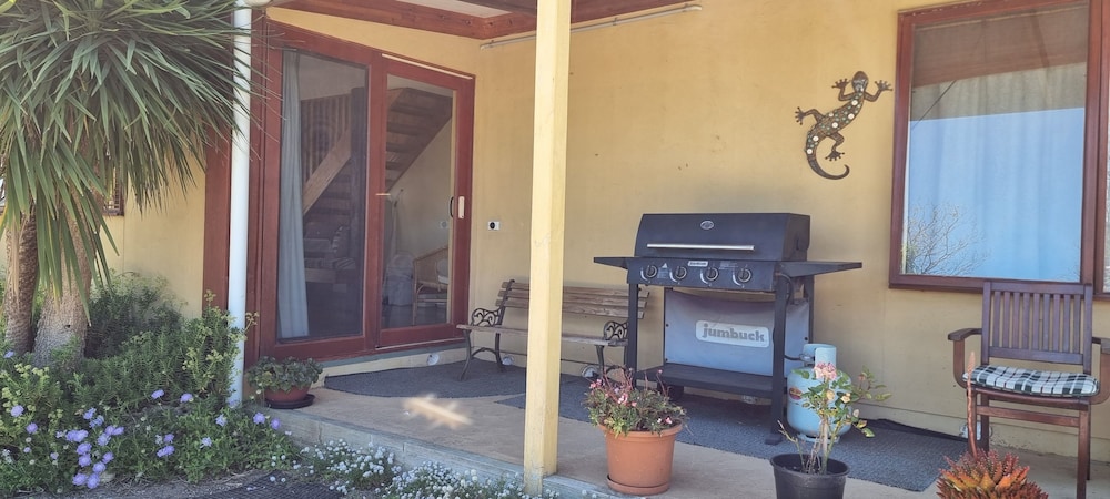 EASTERN REEF COTTAGES 11/56