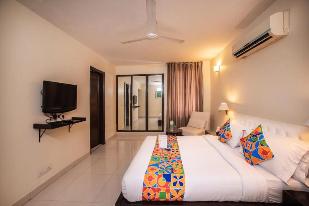 FabHotel Anutham Saket 16/36