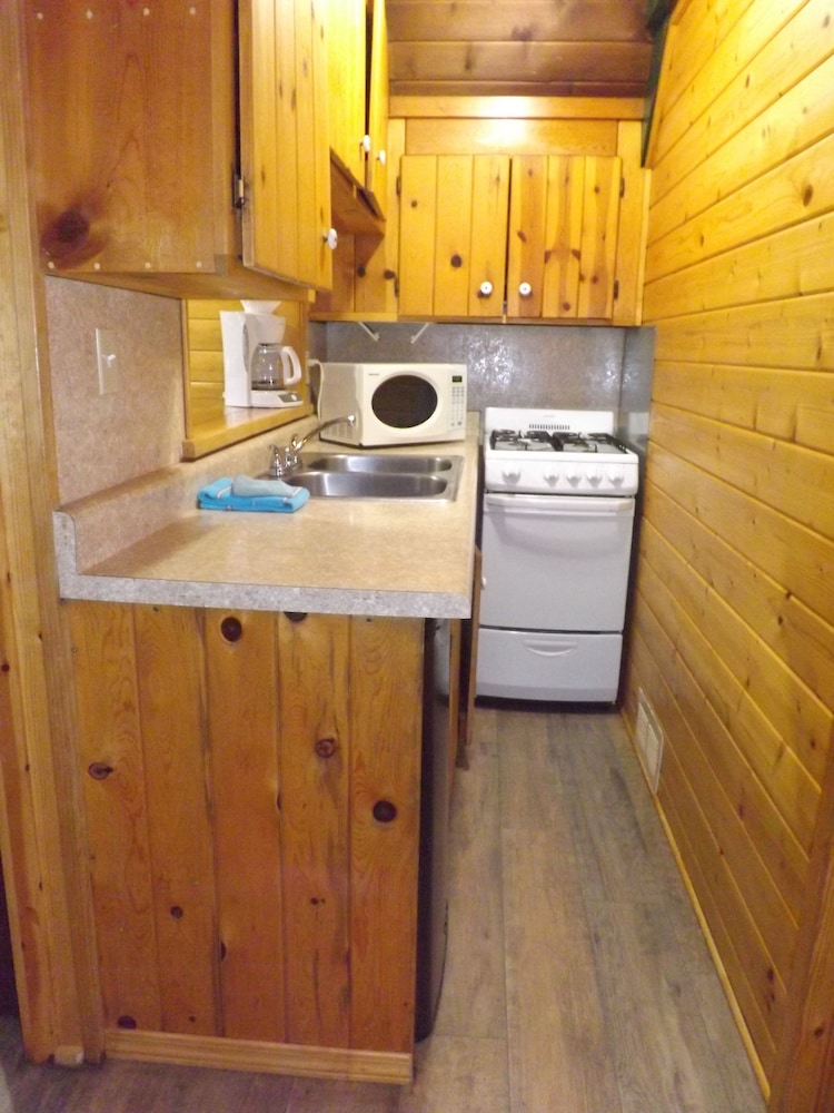 Arizona Mountain Inn and Cabins 6/50