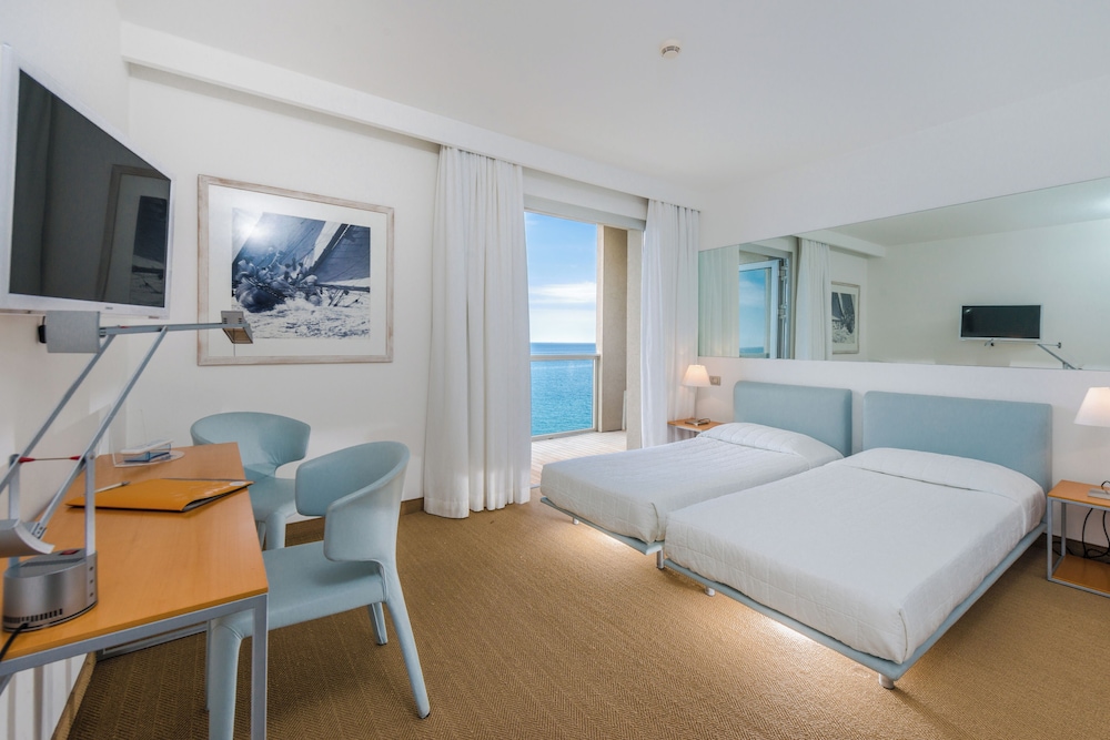 Miramare Hotel 14/72