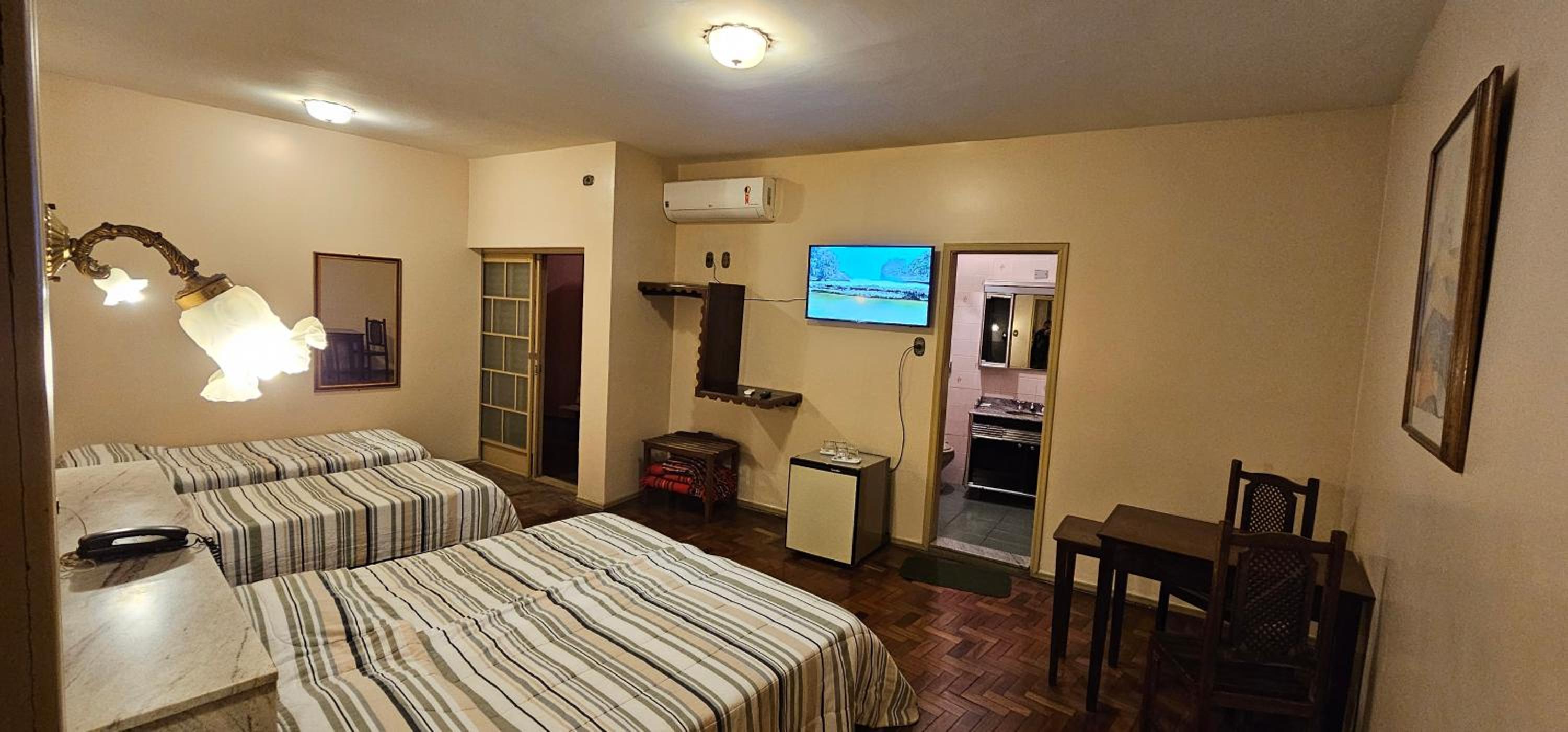 Hotel Colonial 22/44
