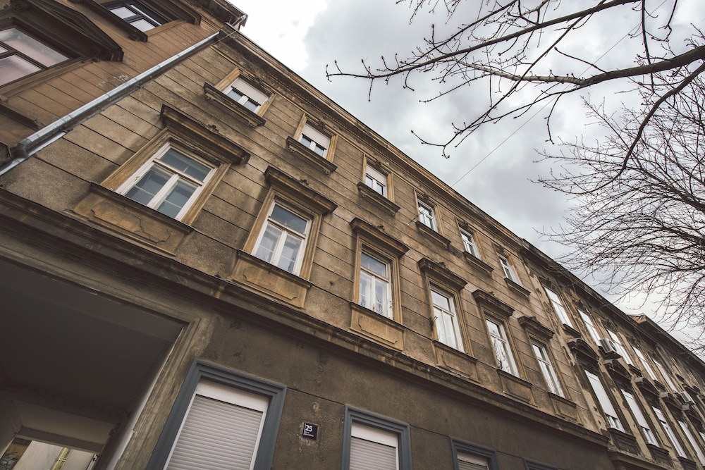 Tia Apartments And Rooms 2/55