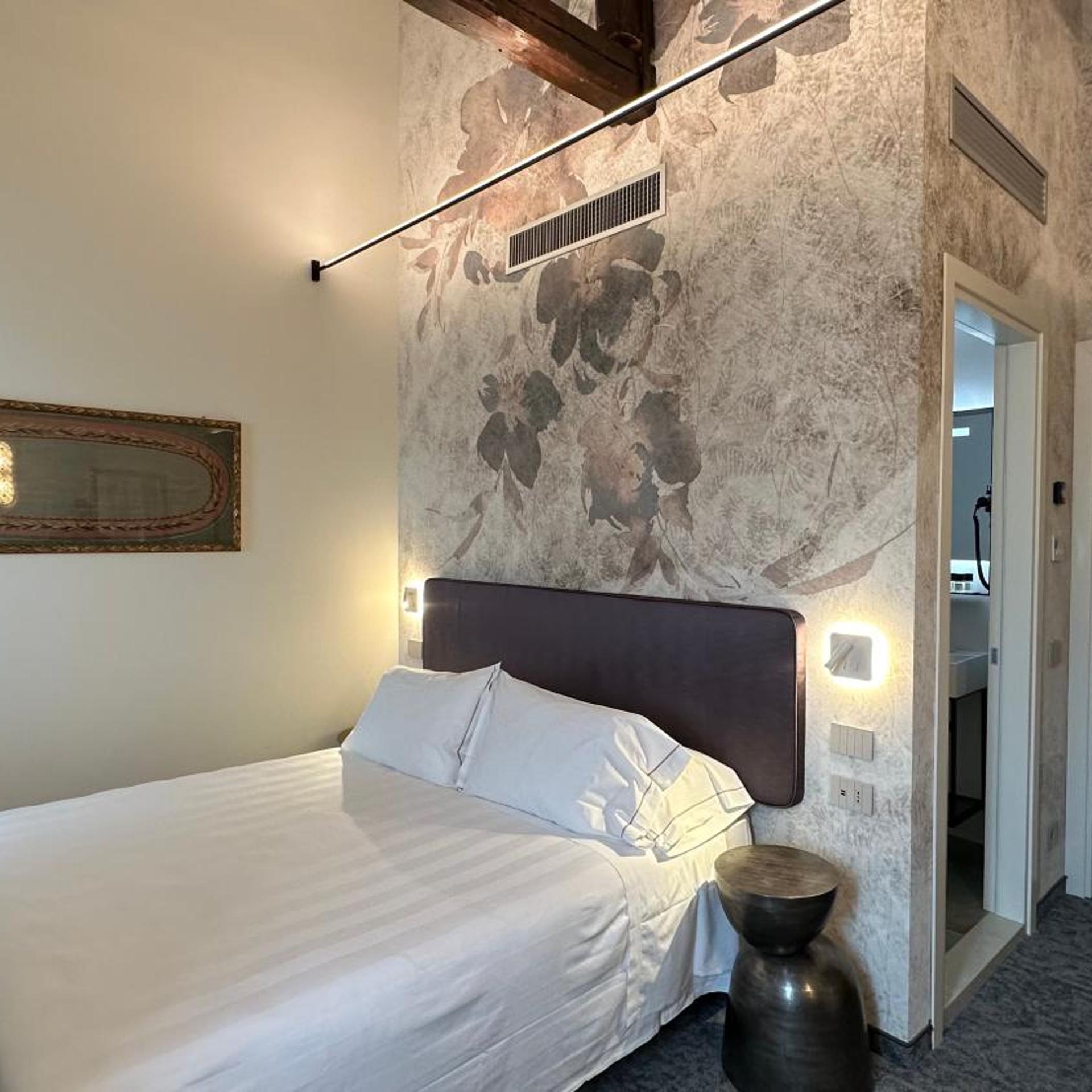 Deluxe, Double Bed, Partial Grand Canal View