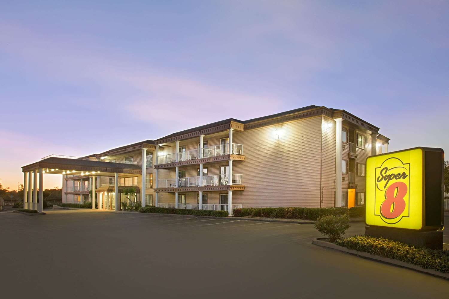Super 8 by Wyndham Oroville 3/19