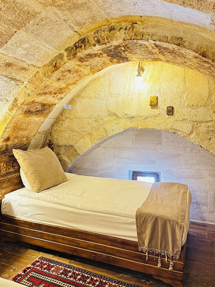 Caftan Cave Suites 22/49