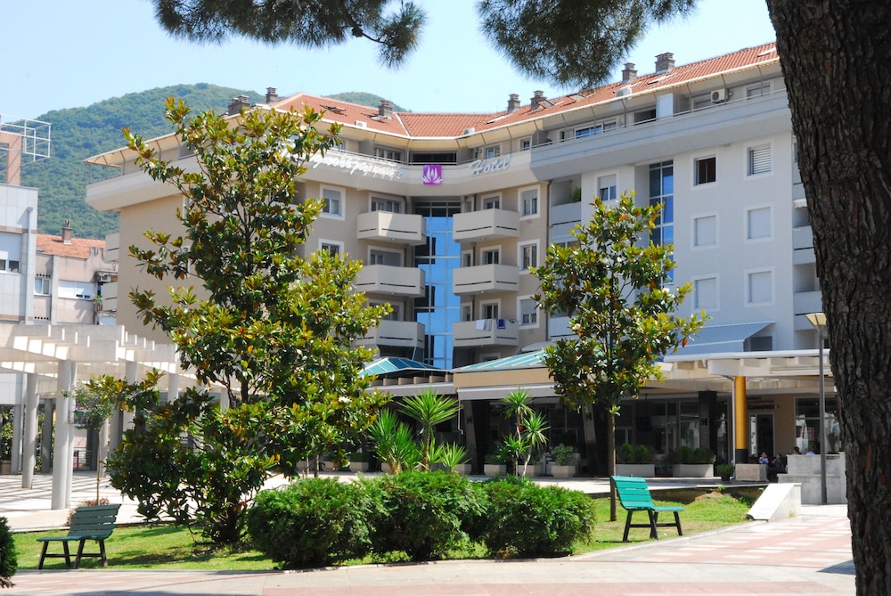 HOTEL MAGNOLIA 2/32