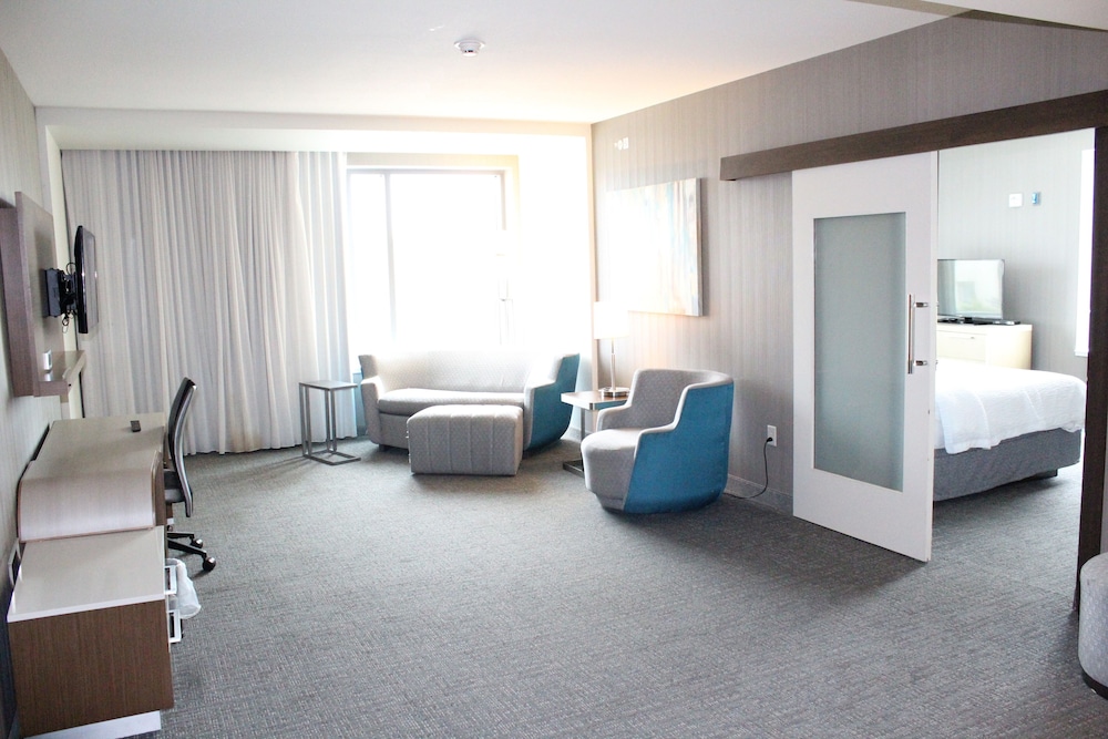 Courtyard Muncie at Horizon Convention Center 37/55