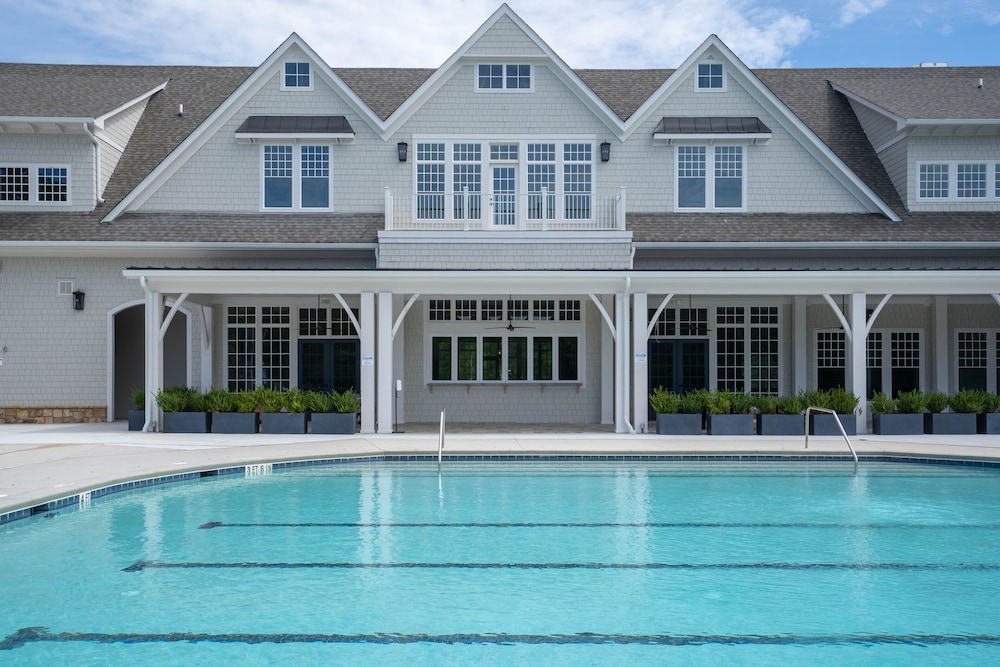 Foxhall Resort 6/50