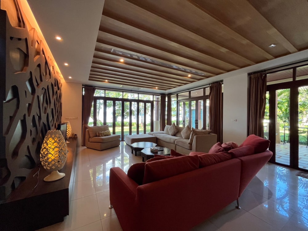 Amatapura Beach Villa 10 38/51