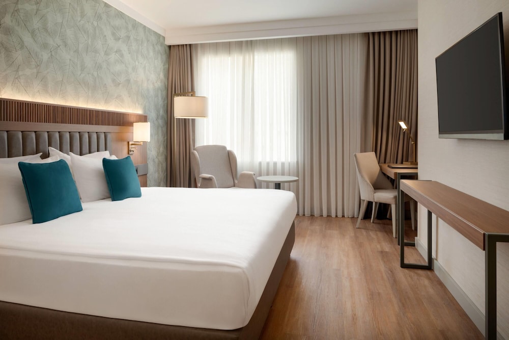 Inner, Garden, Standard, King Bed, Sofa، Ramada Encore by Wyndham Konya Karatay 4/8