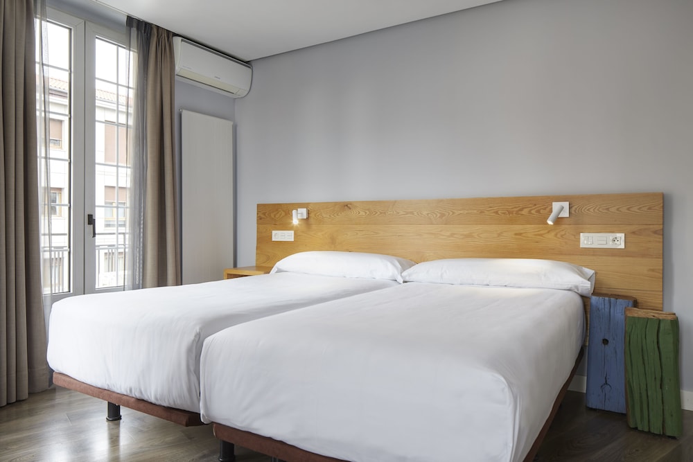 HOTEL AVENIDA(aka Husa Avenida) 18/52