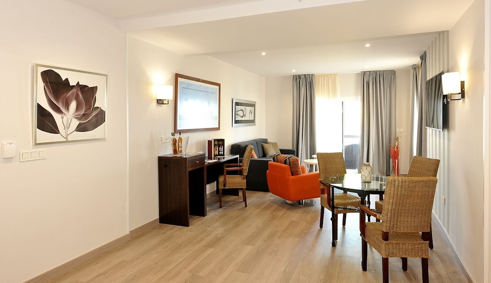 Hotel Salobrena Suites 22/34