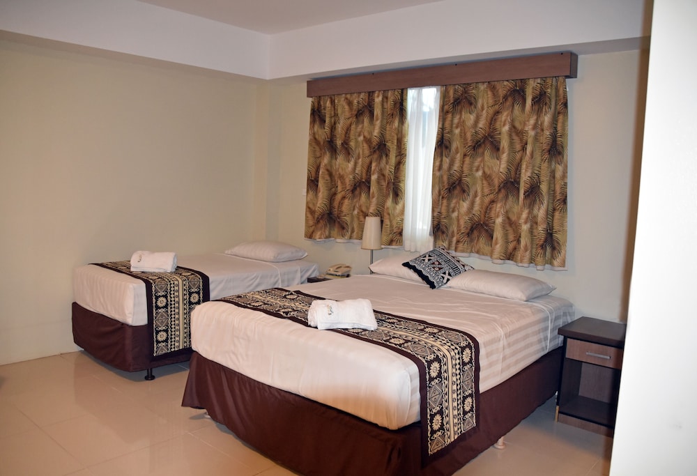 Grand Melanesian Hotel 25/50