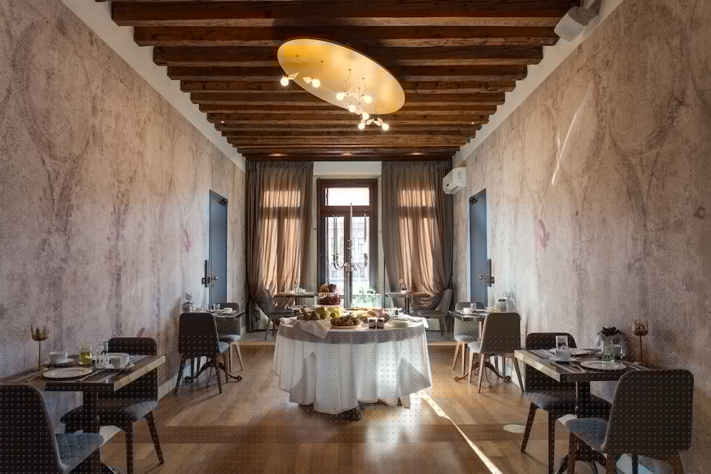 Riva del Vin Boutique Hotel 45/58