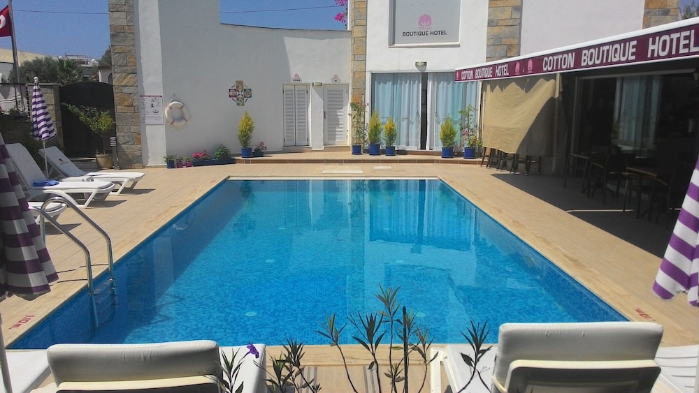 Cotton Boutique Hotel 32/34
