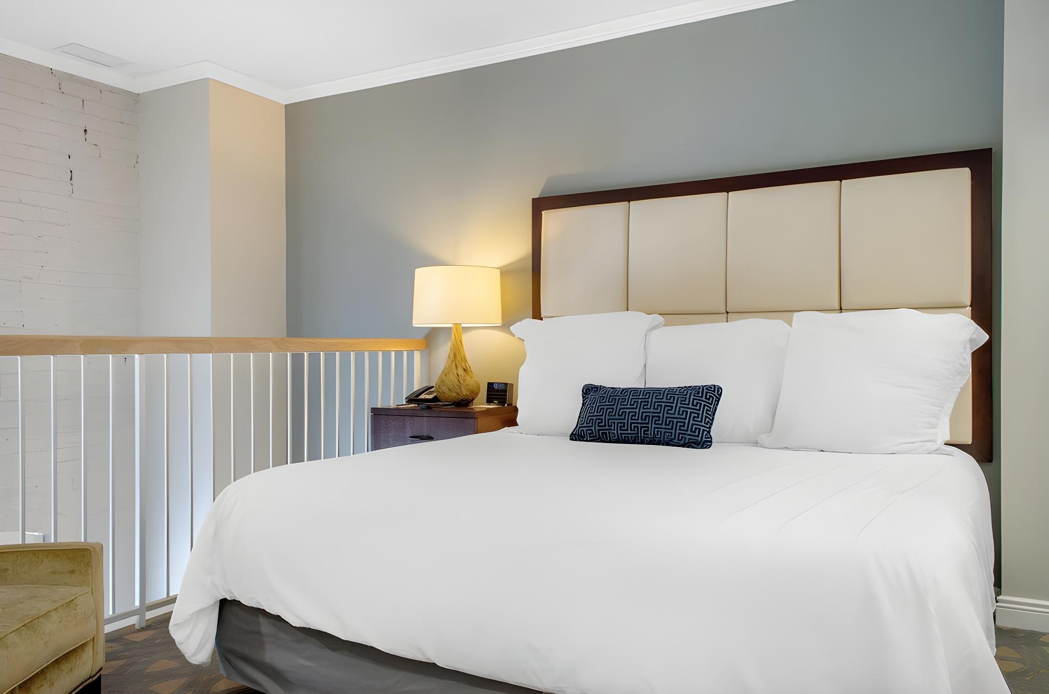 Loft, Executive, Suite